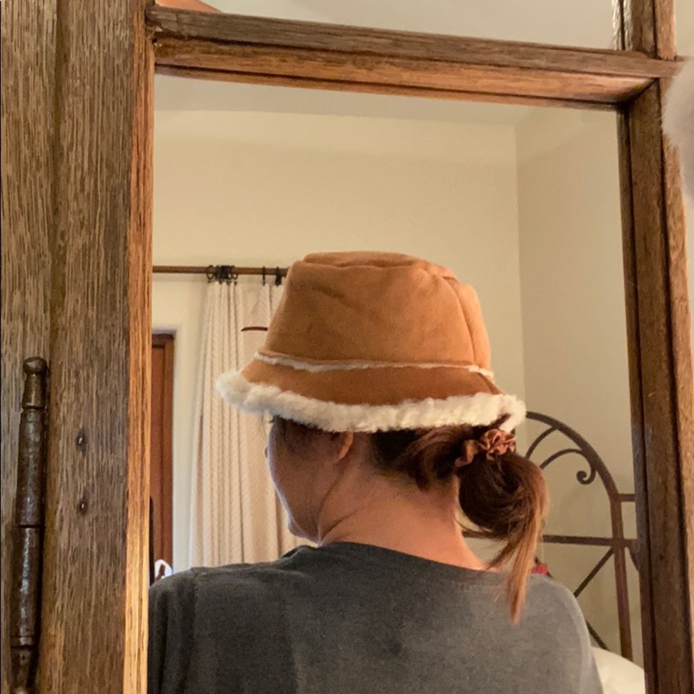 Hat and glove set